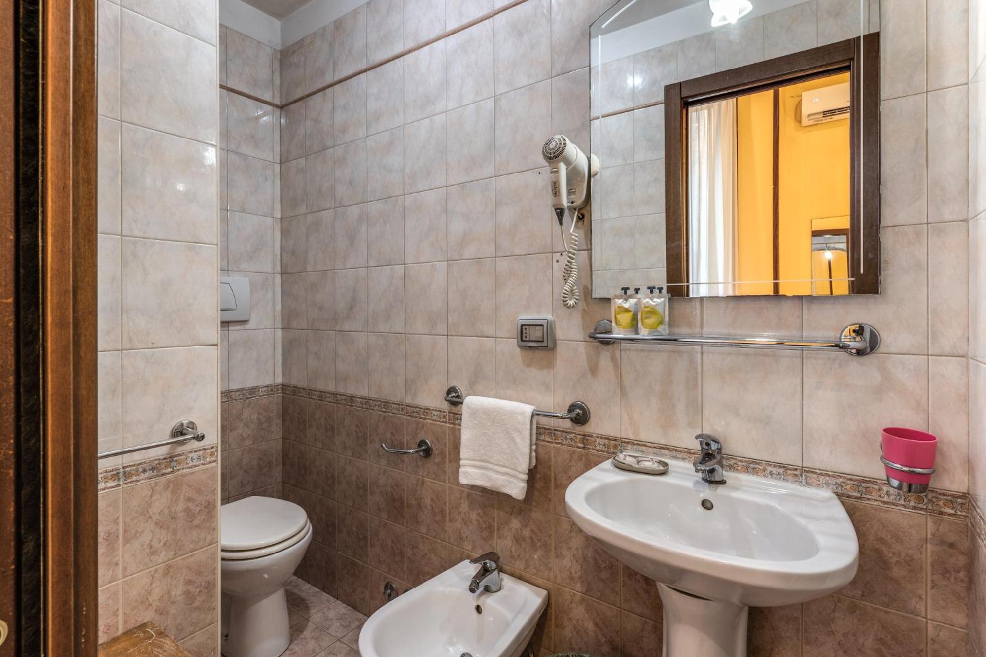Pomezia 2* Roma