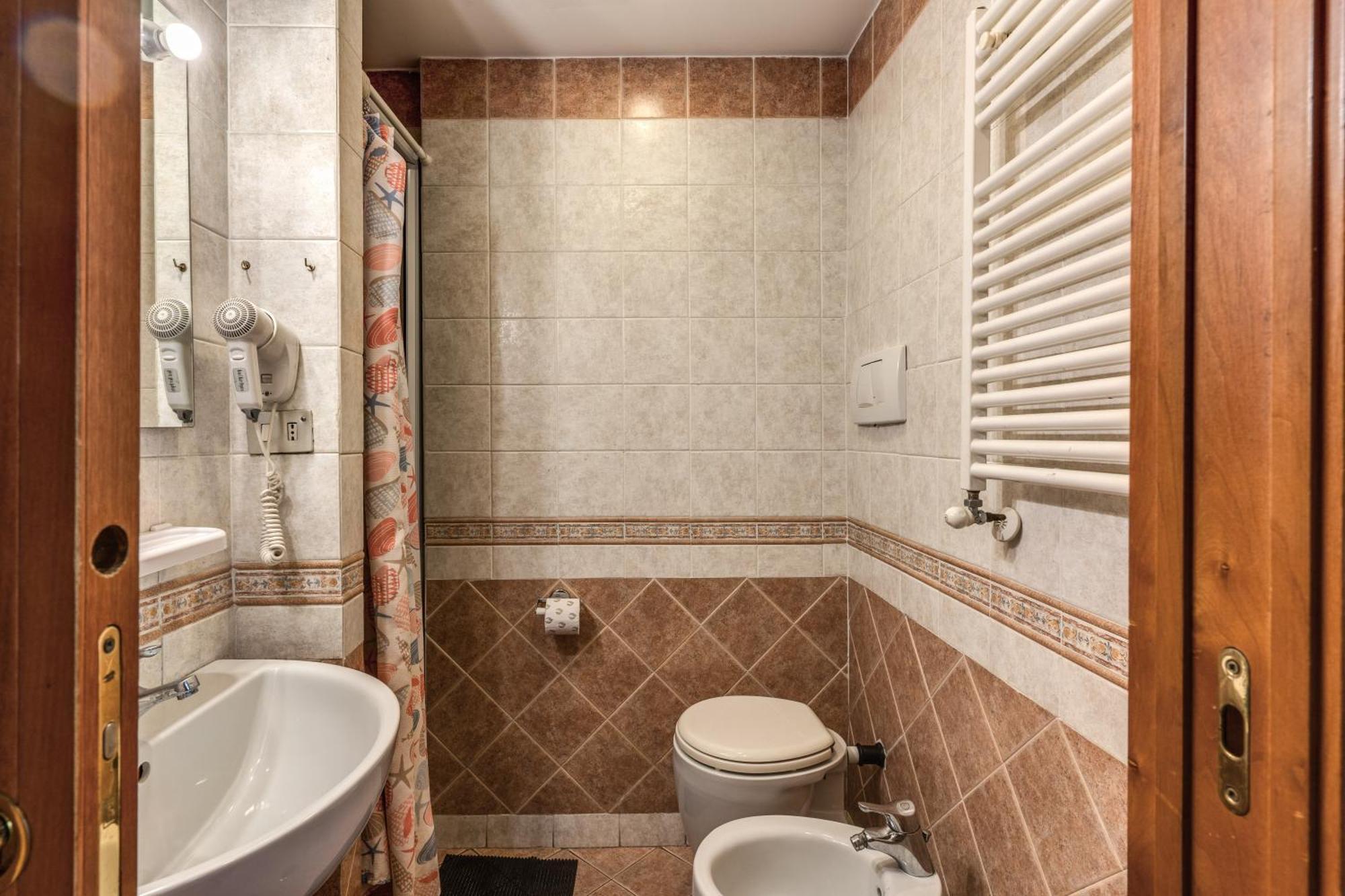 Pomezia 2* Roma