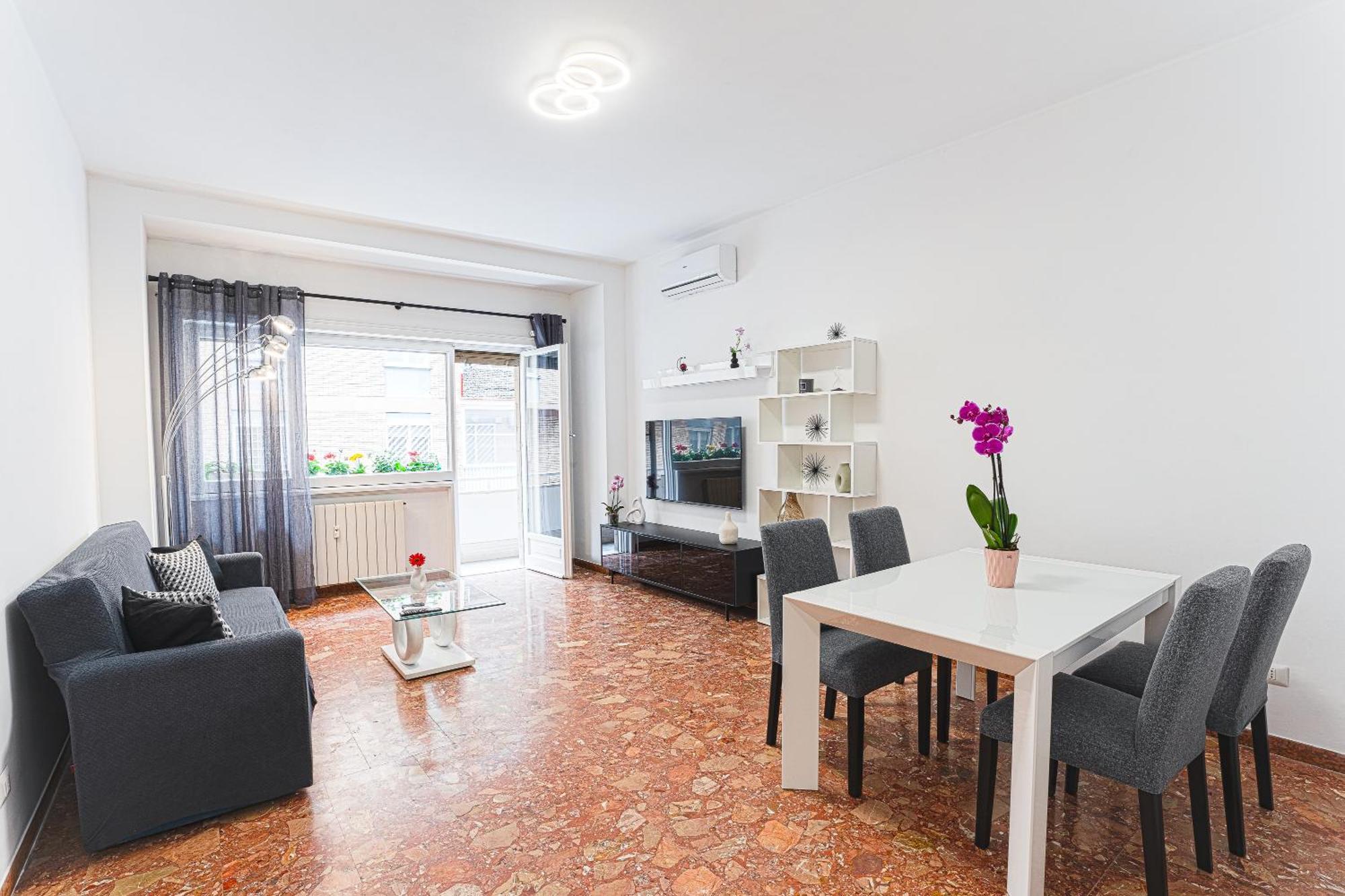 Domus Leo Apartment