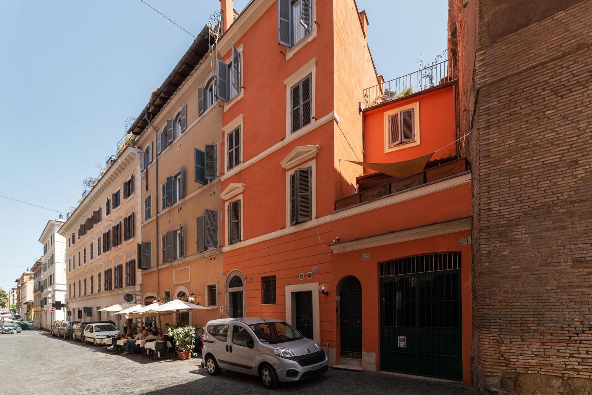 2 Bedroom Flat With Vatican Terrace Appartamento Roma
