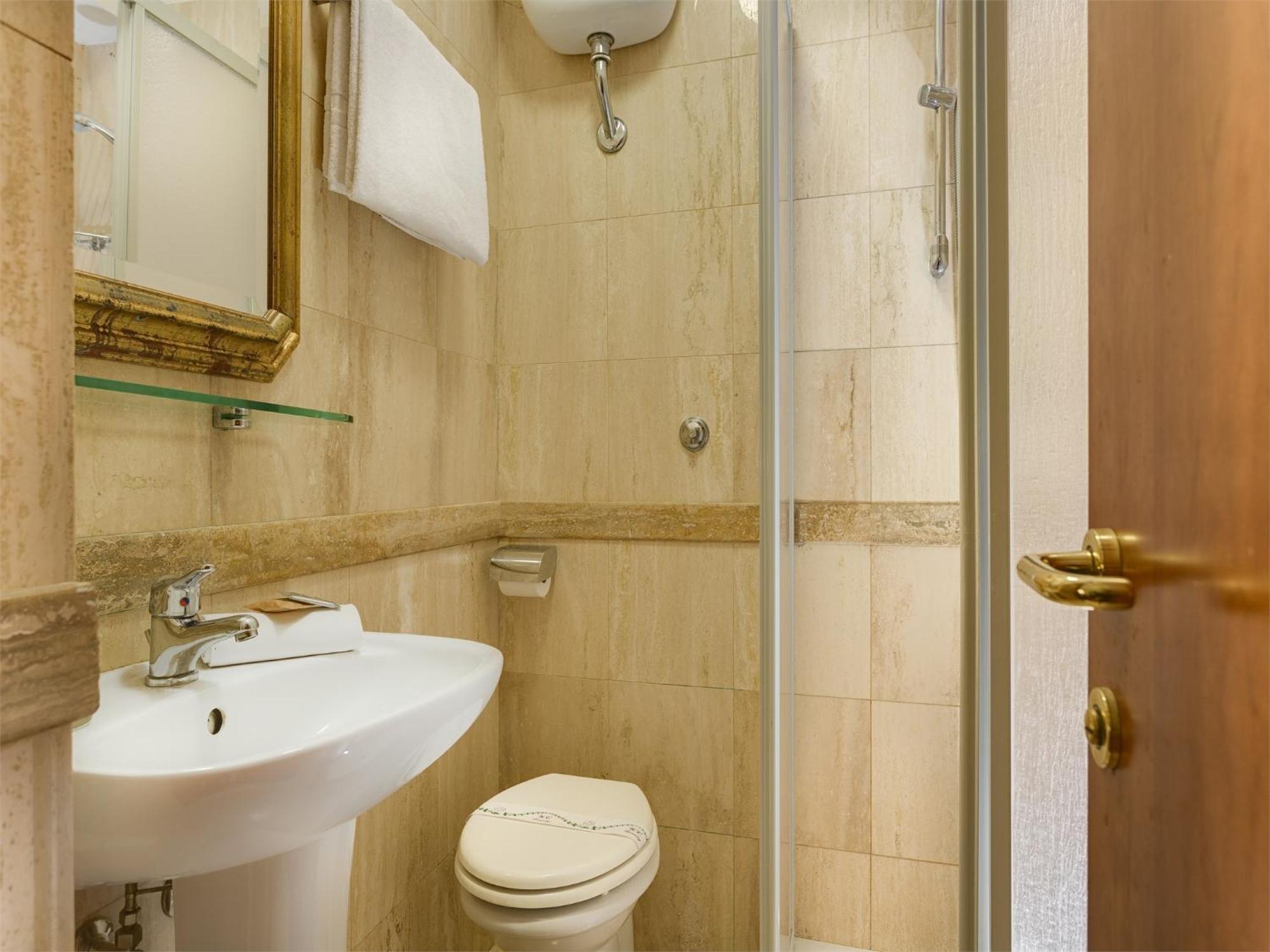 Aberdeen Hotel 3*