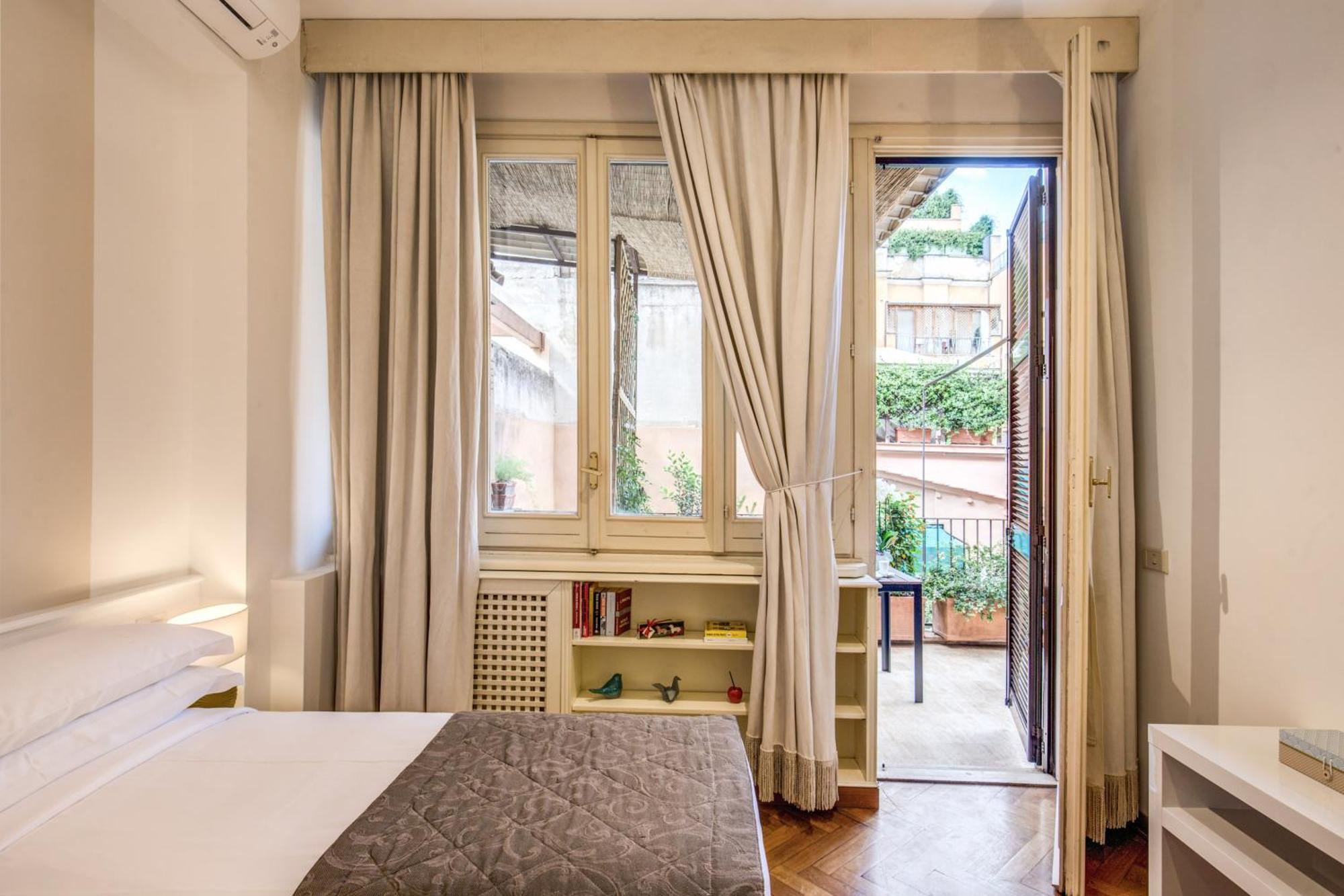 Tritone House 4* Roma