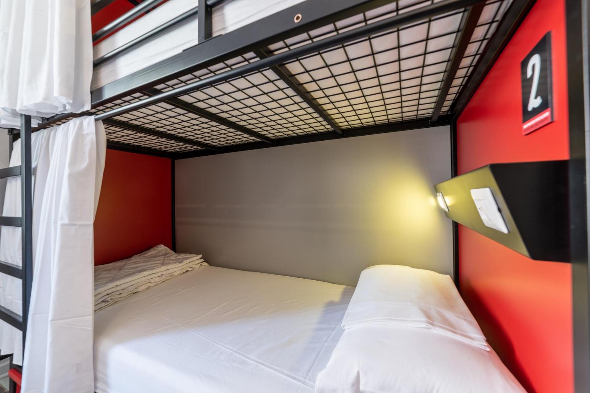 Yellowsquare Albergue