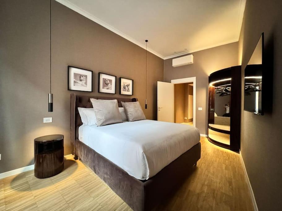 The Condotti - Luxury Serviced * Roma