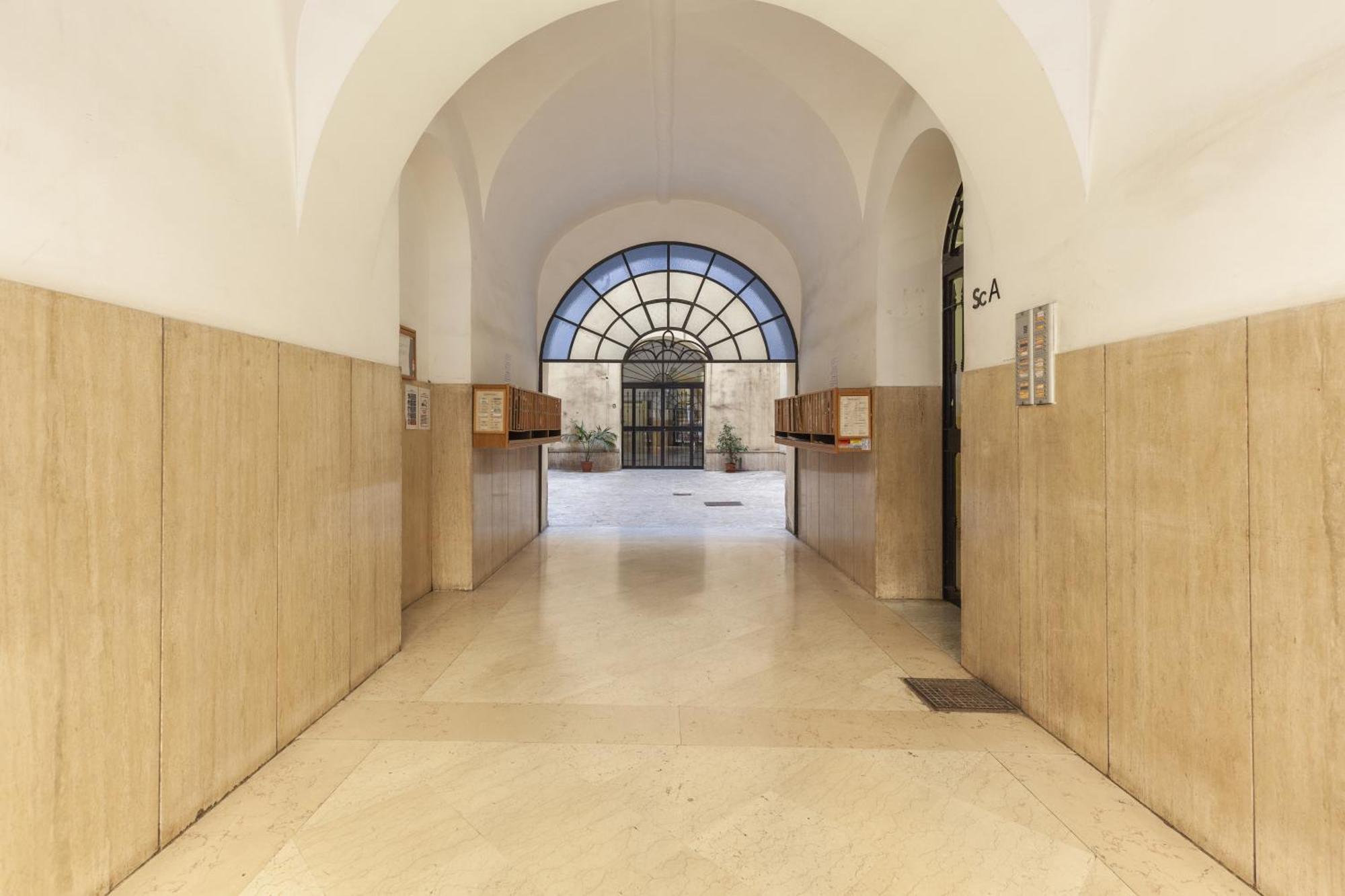Hostly-urban Oasis Turati-few Steps From Colosseum *