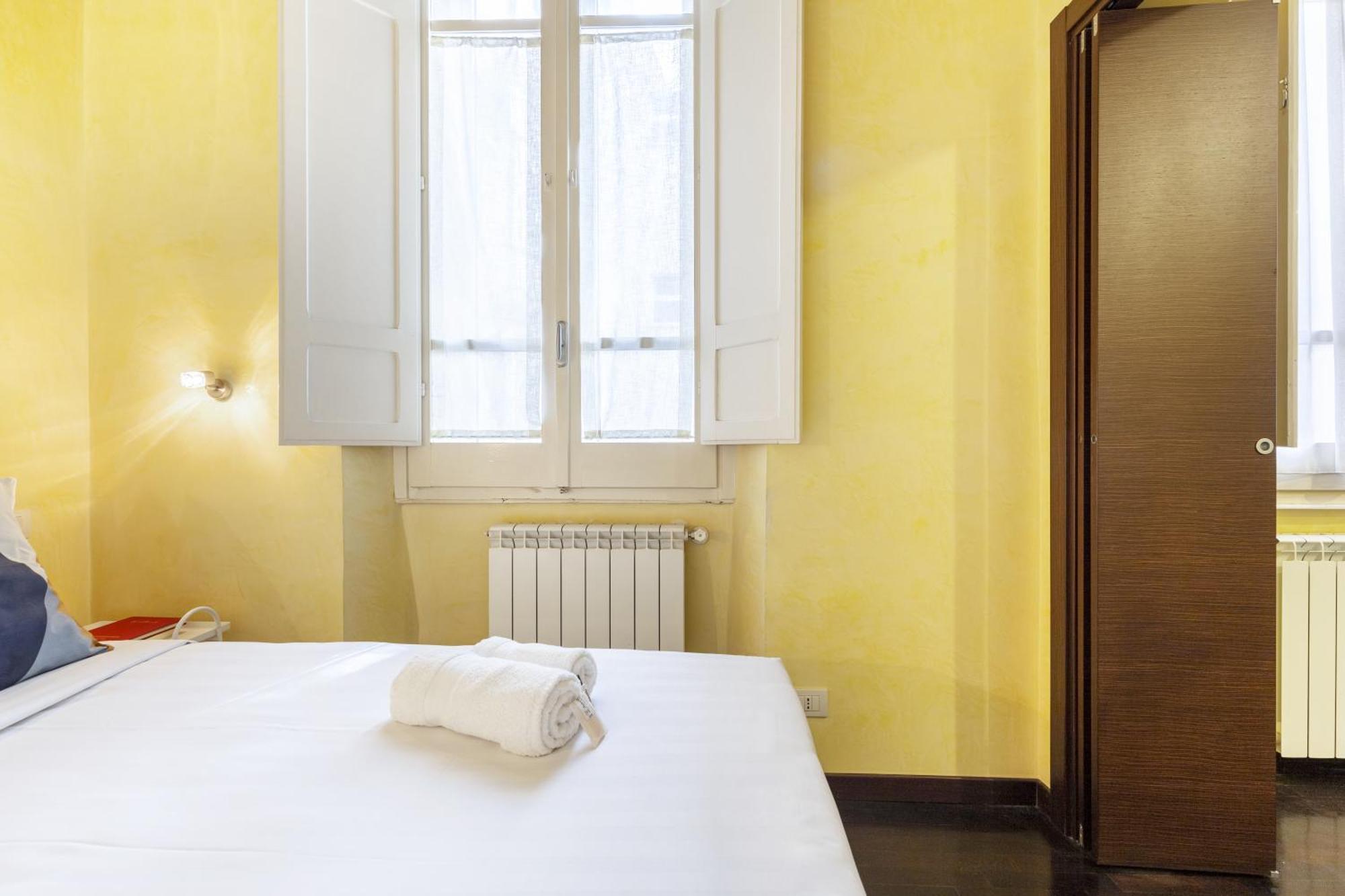 Hostly-urban Oasis Turati-few Steps From Colosseum Apartment Rome