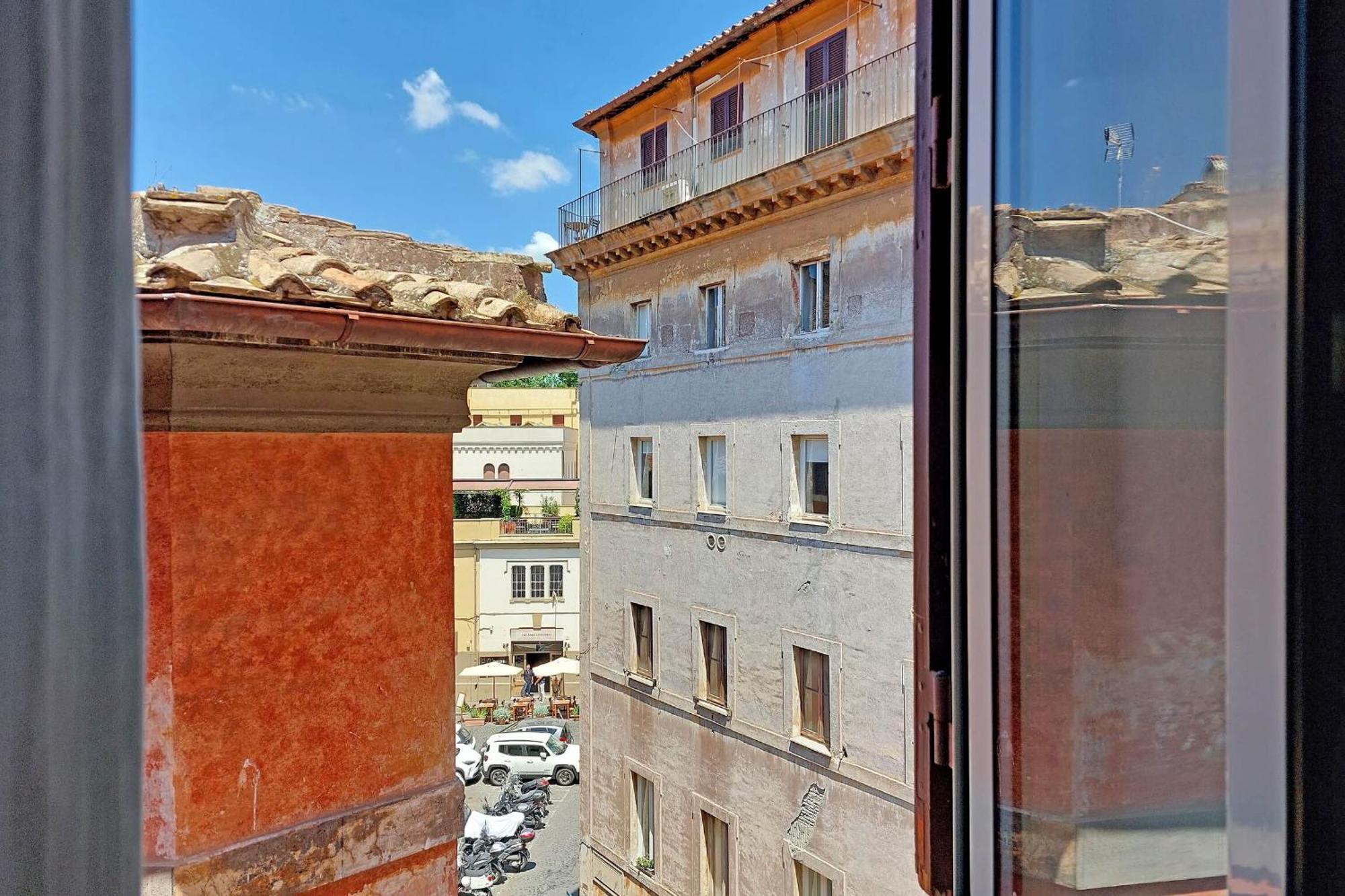 Apartment Magical Navona Duplex With Terrace By Halldis