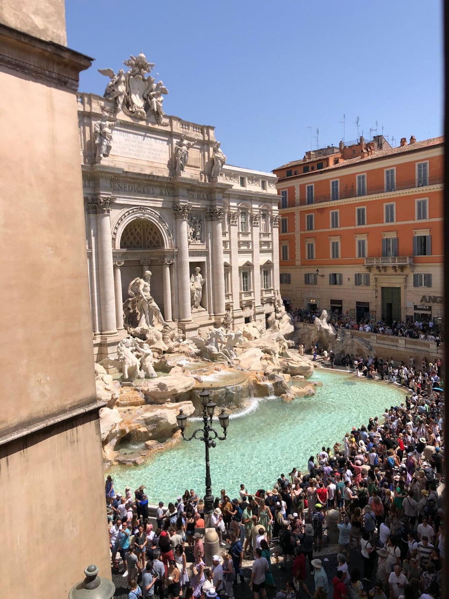 Trevi Waterside Apartment Rom