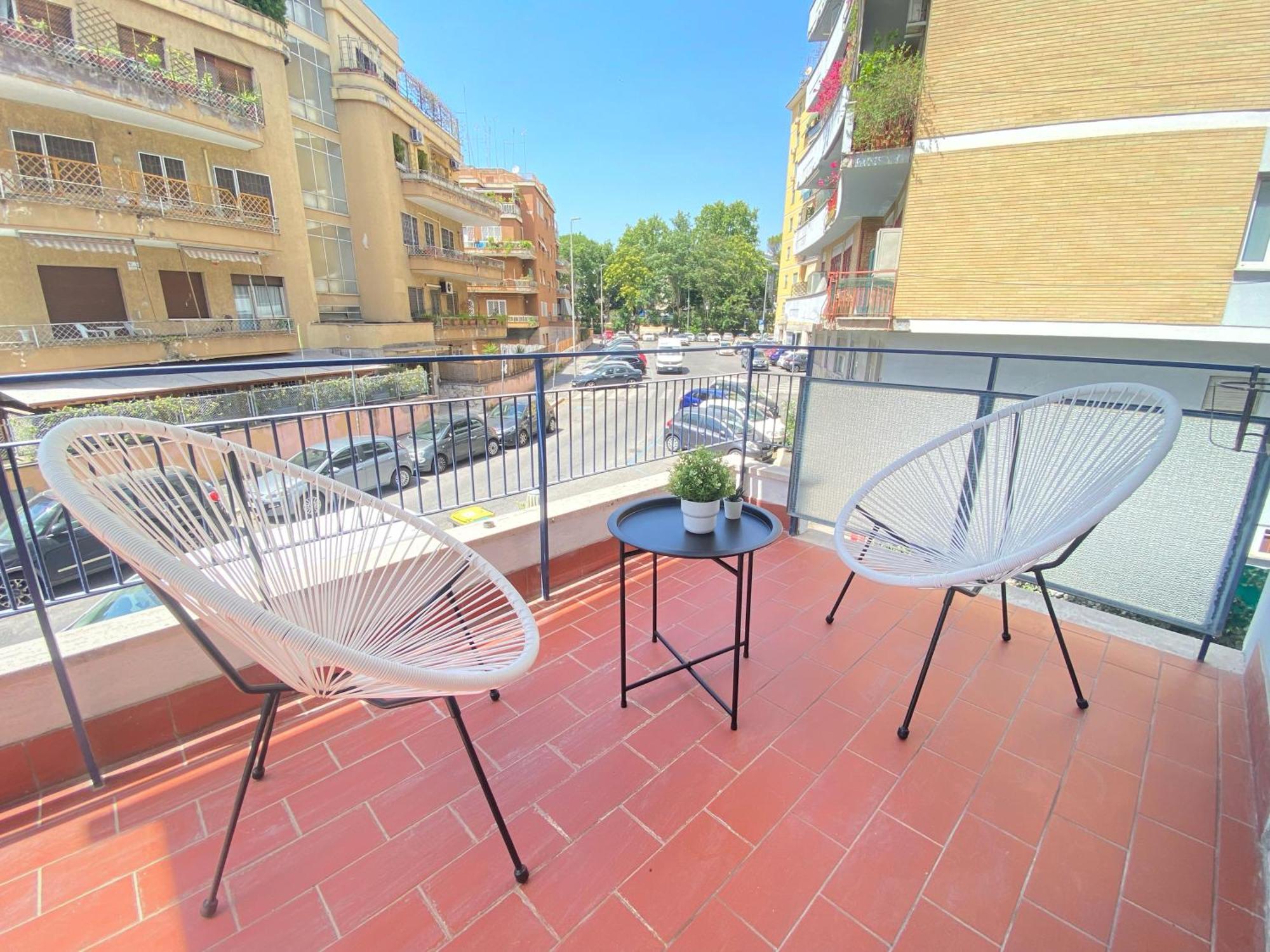 Casa Relax 120 Mq Con Terrazza E Metro Apartment *