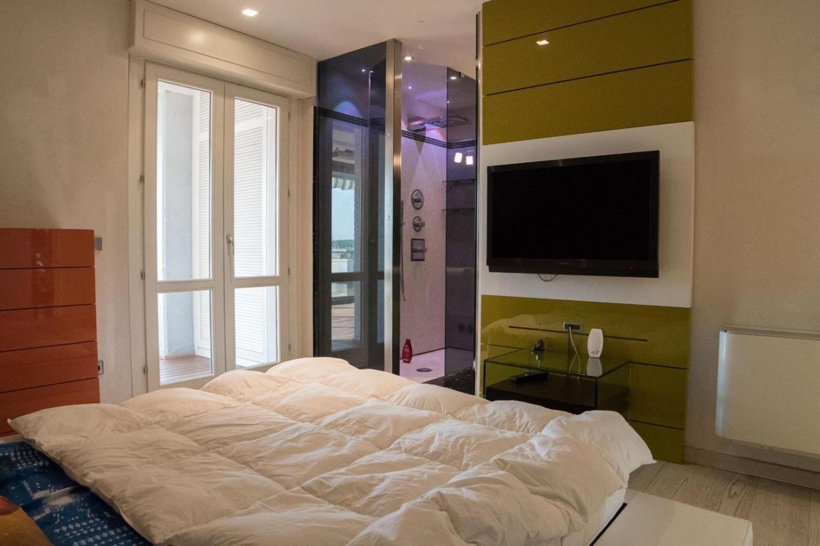 Luxury * Rom