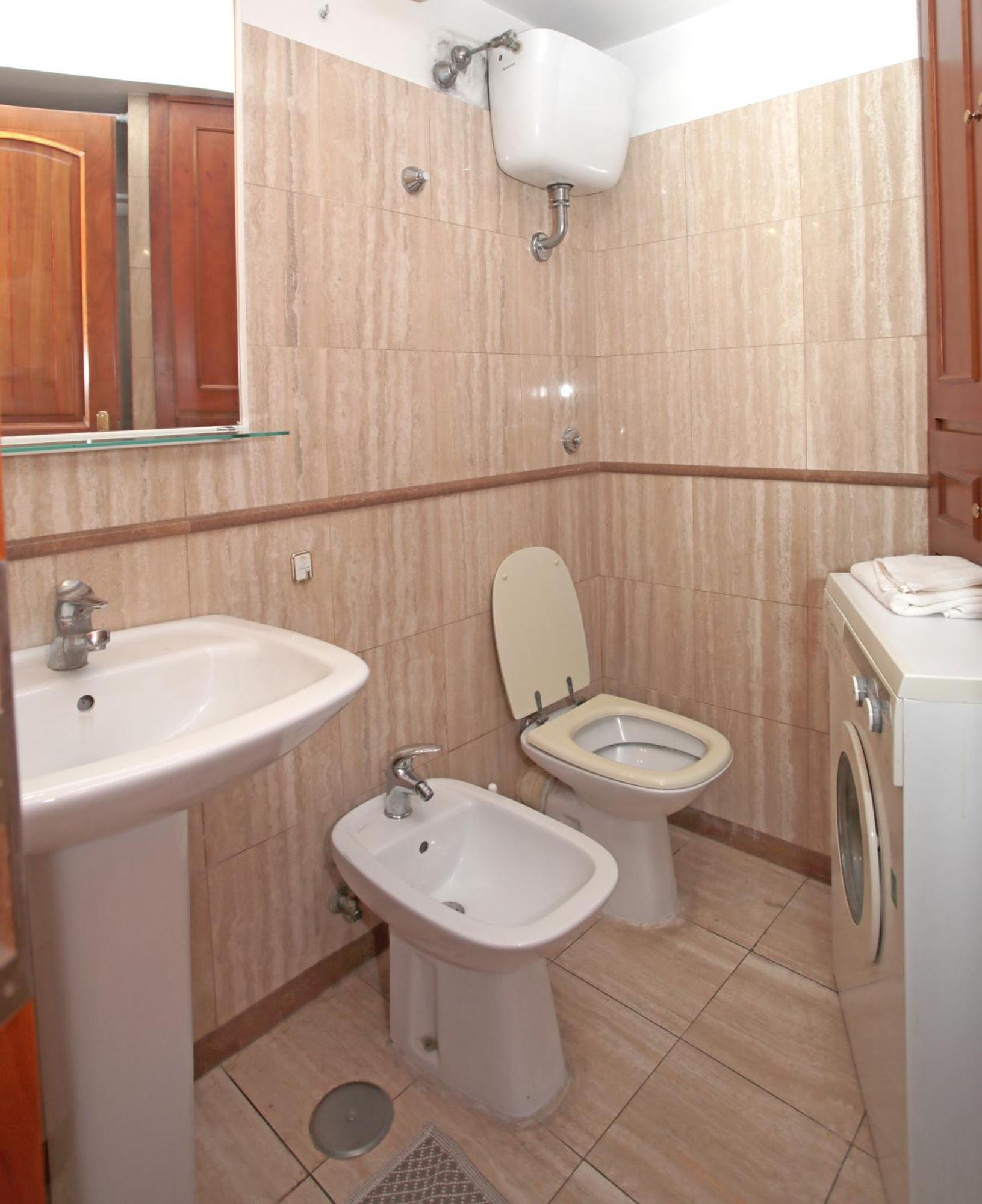 Luxurious Near *