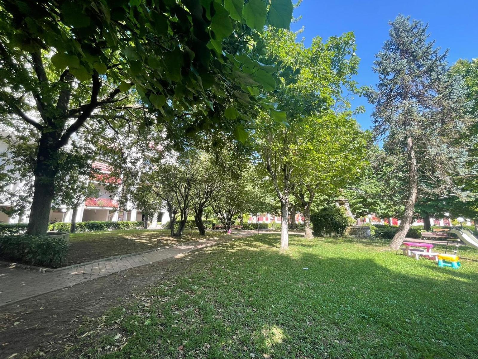 Intero Con Giardino E Parcheggio Apartamento *