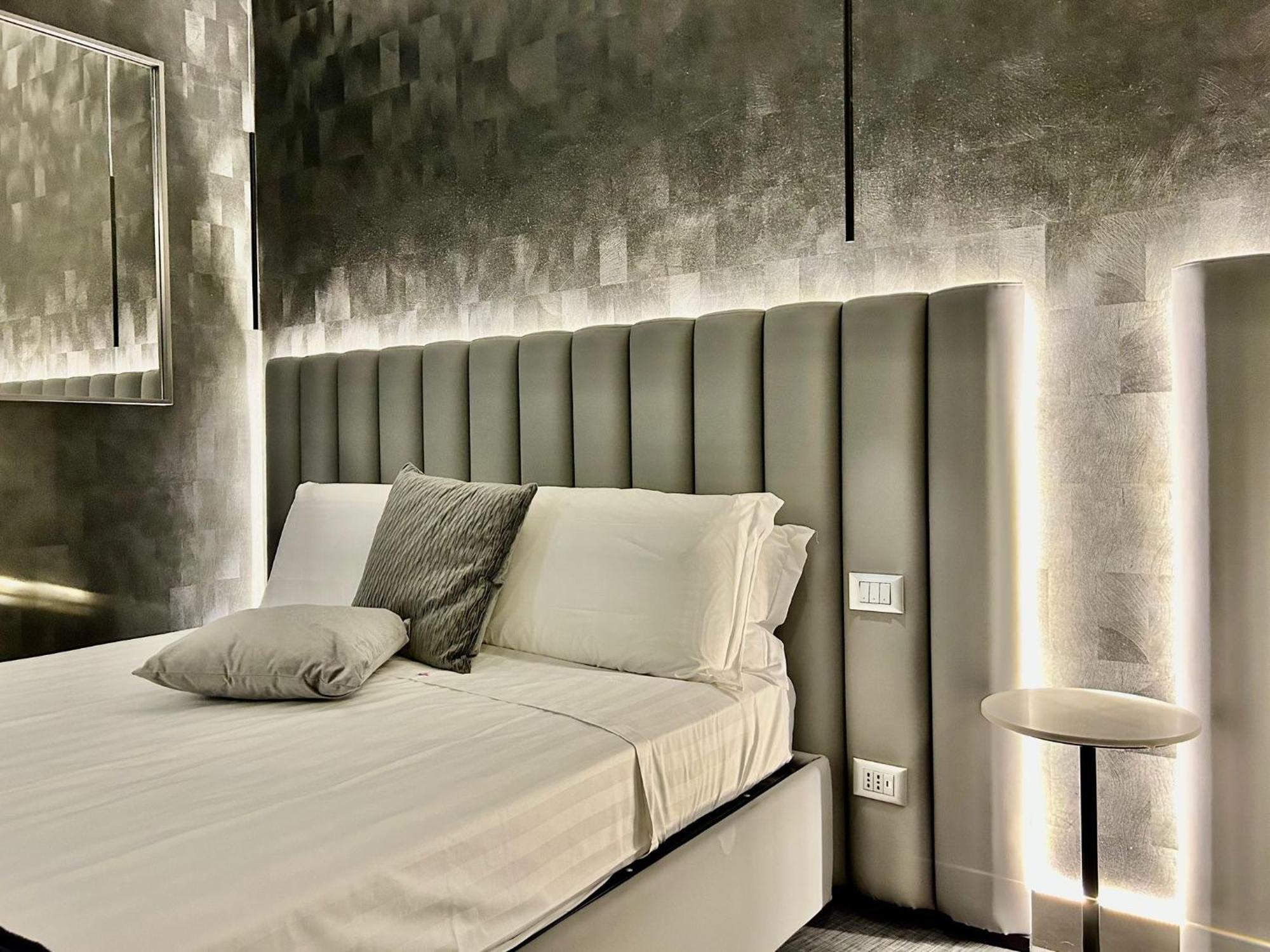 Private Luxury Rom