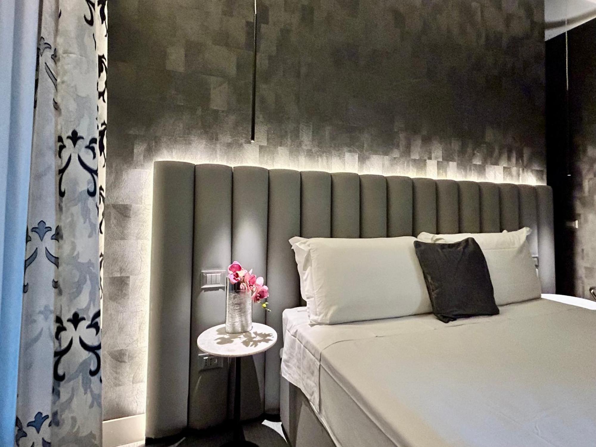 Private Luxury Rom
