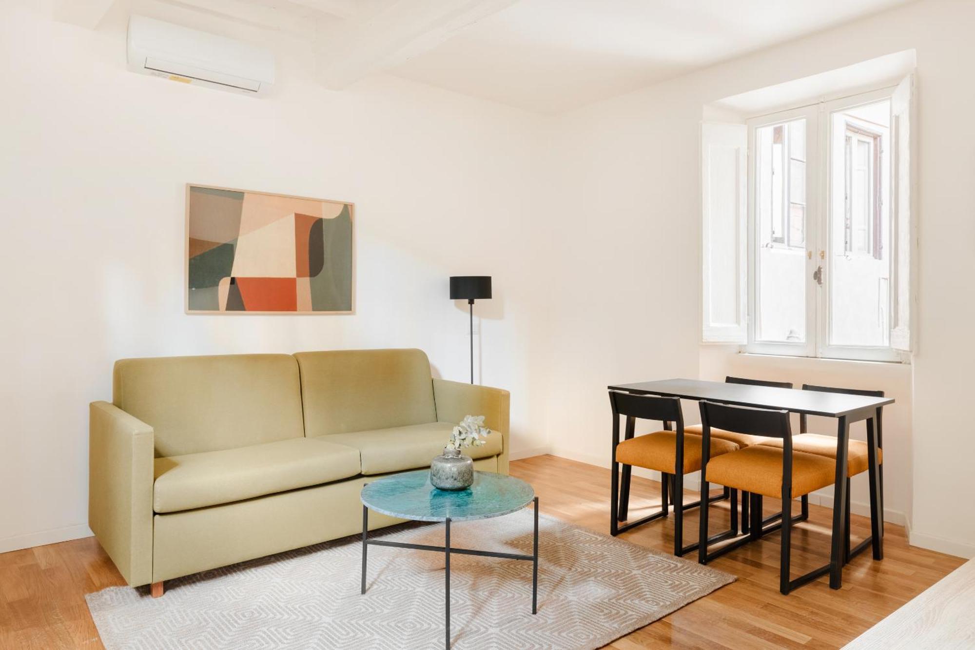 Sonder Palazzo Taverna Roma