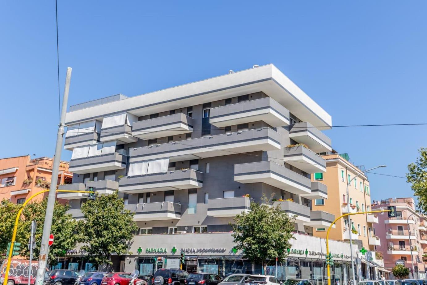 Monteverde Sunny * Roma