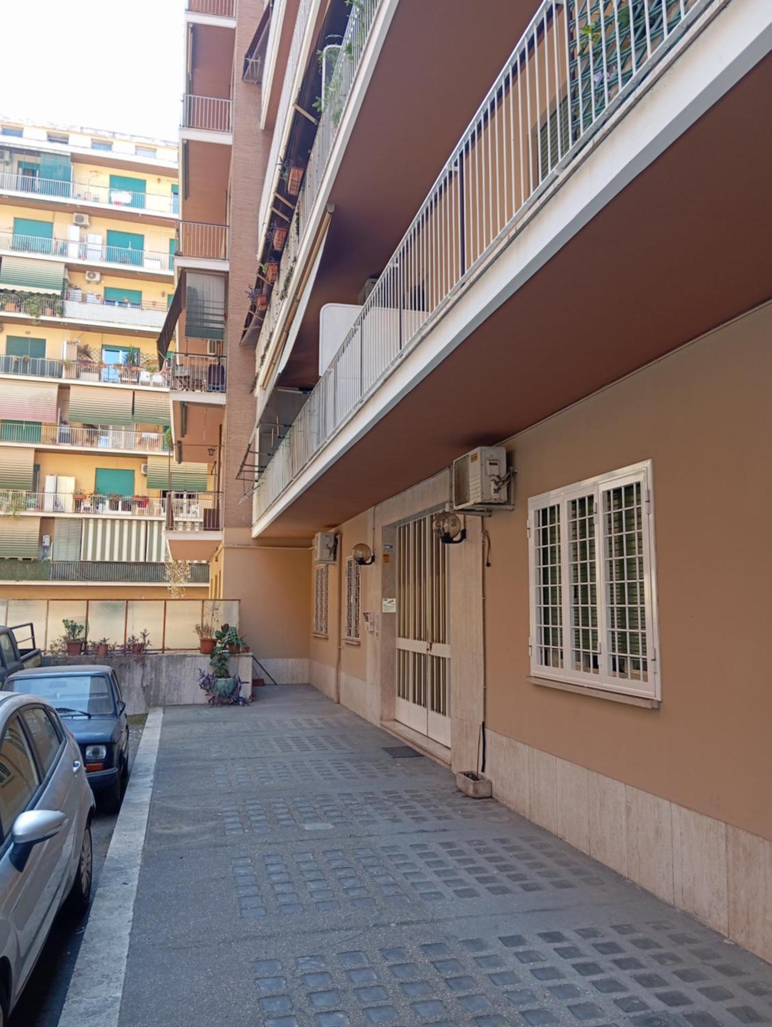 Appartamento Lella's House Vicino Metro A 3 Min A Piedi