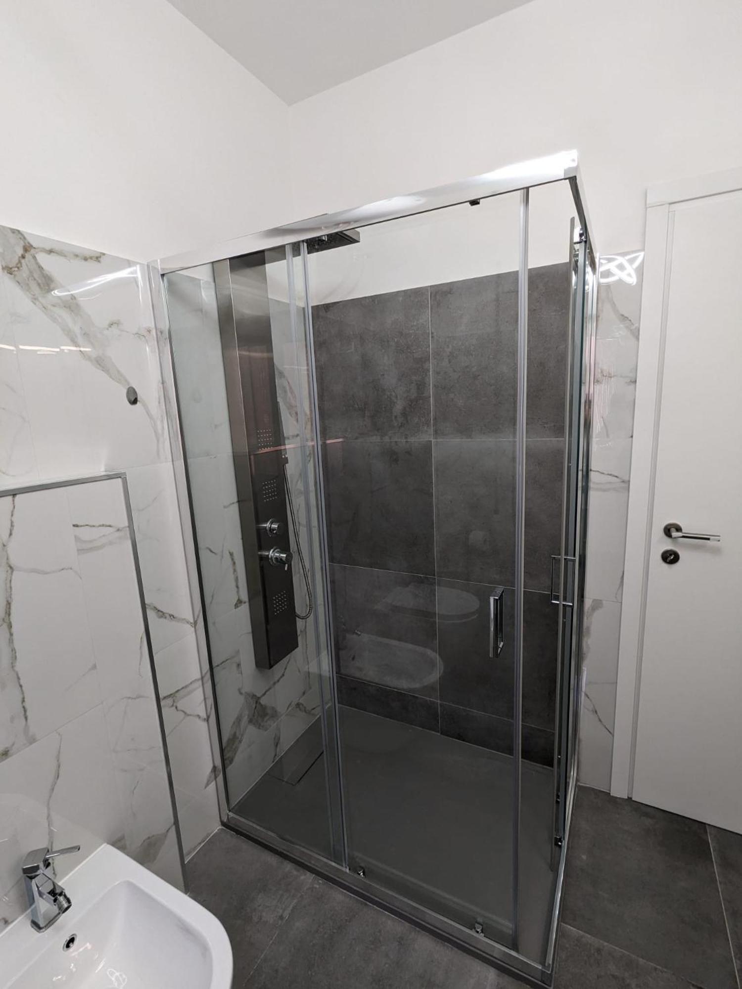 Appartamento Lella's House Vicino Metro A 3 Min A Piedi Roma