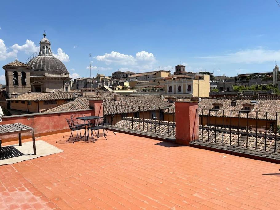 Ladolcevita - The Heart Of At Your Fingertips Roma