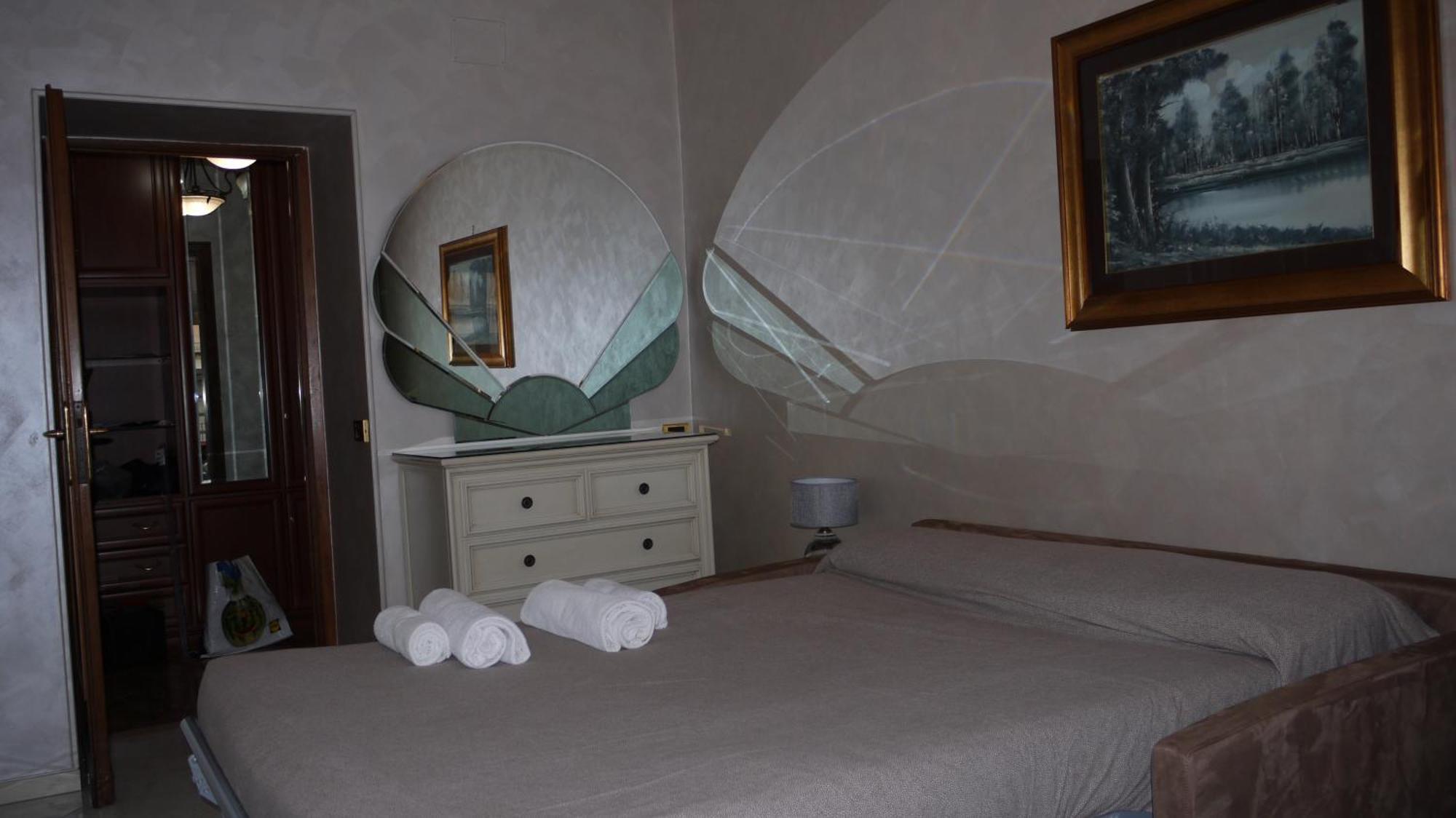 Charming With 3 Bedrooms * Rom