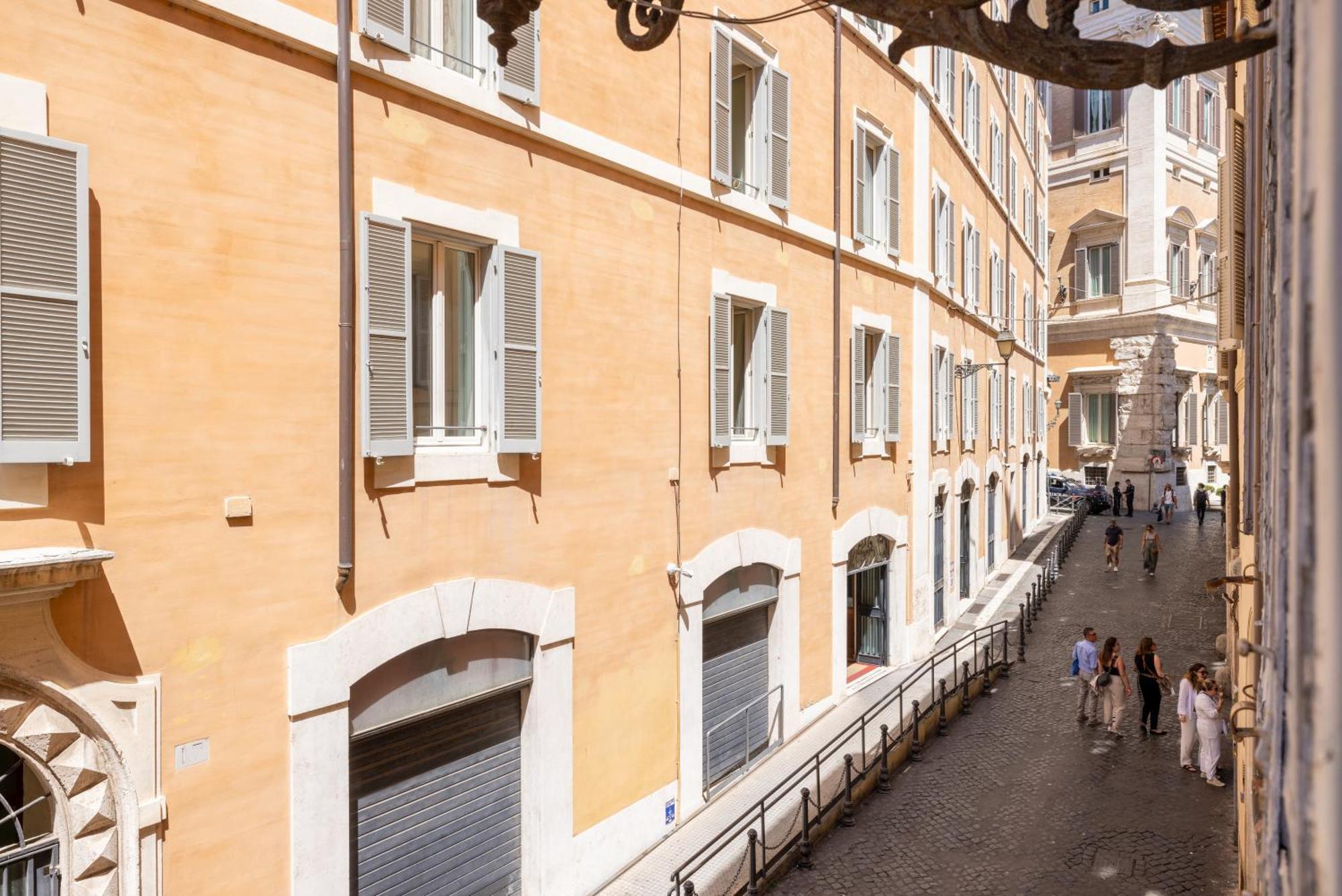 Pantheon - Piccola