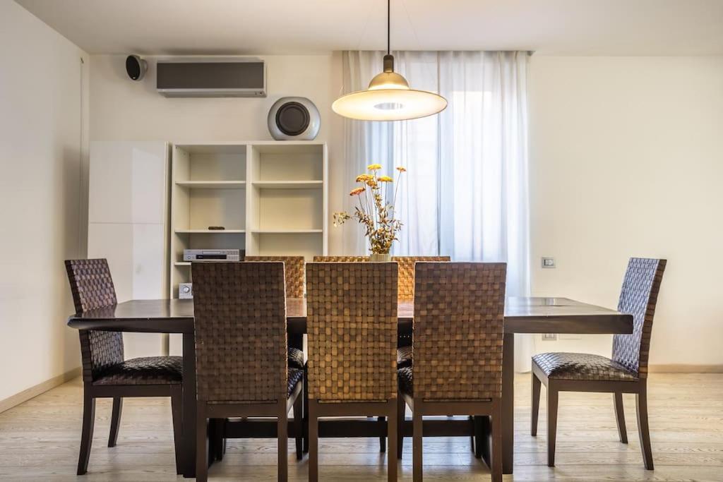 Charme & Luxe 2 Bedroom Center *