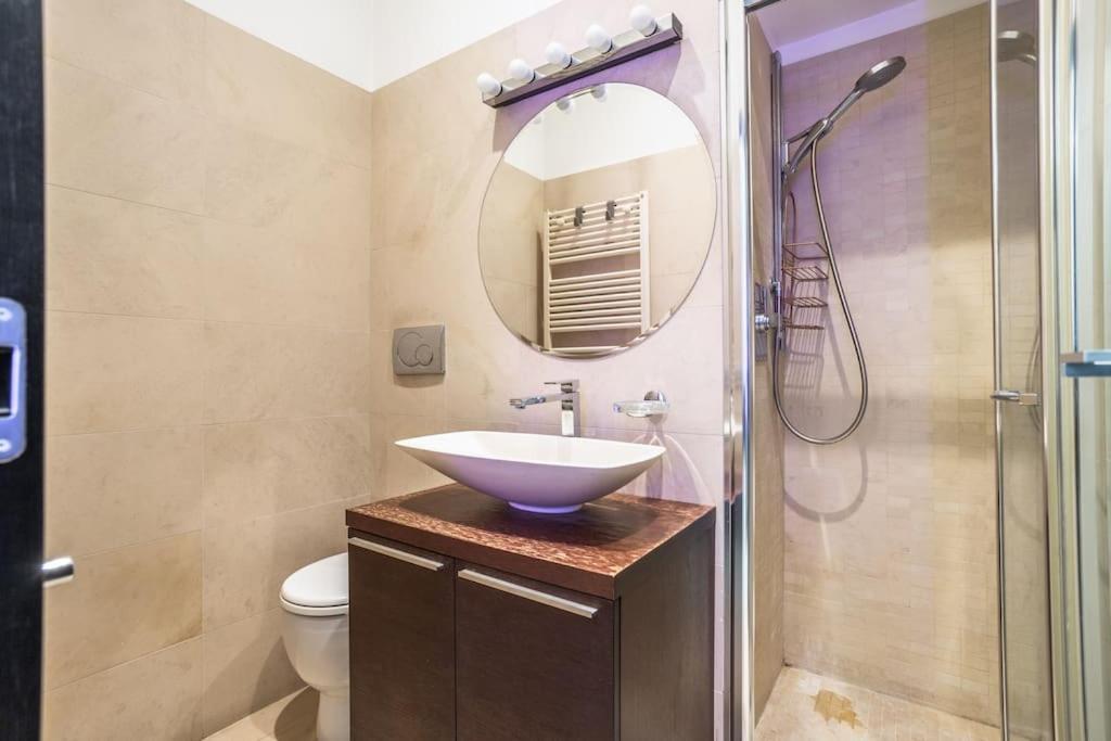 Charme & Luxe 2 Bedroom Center Appartamento