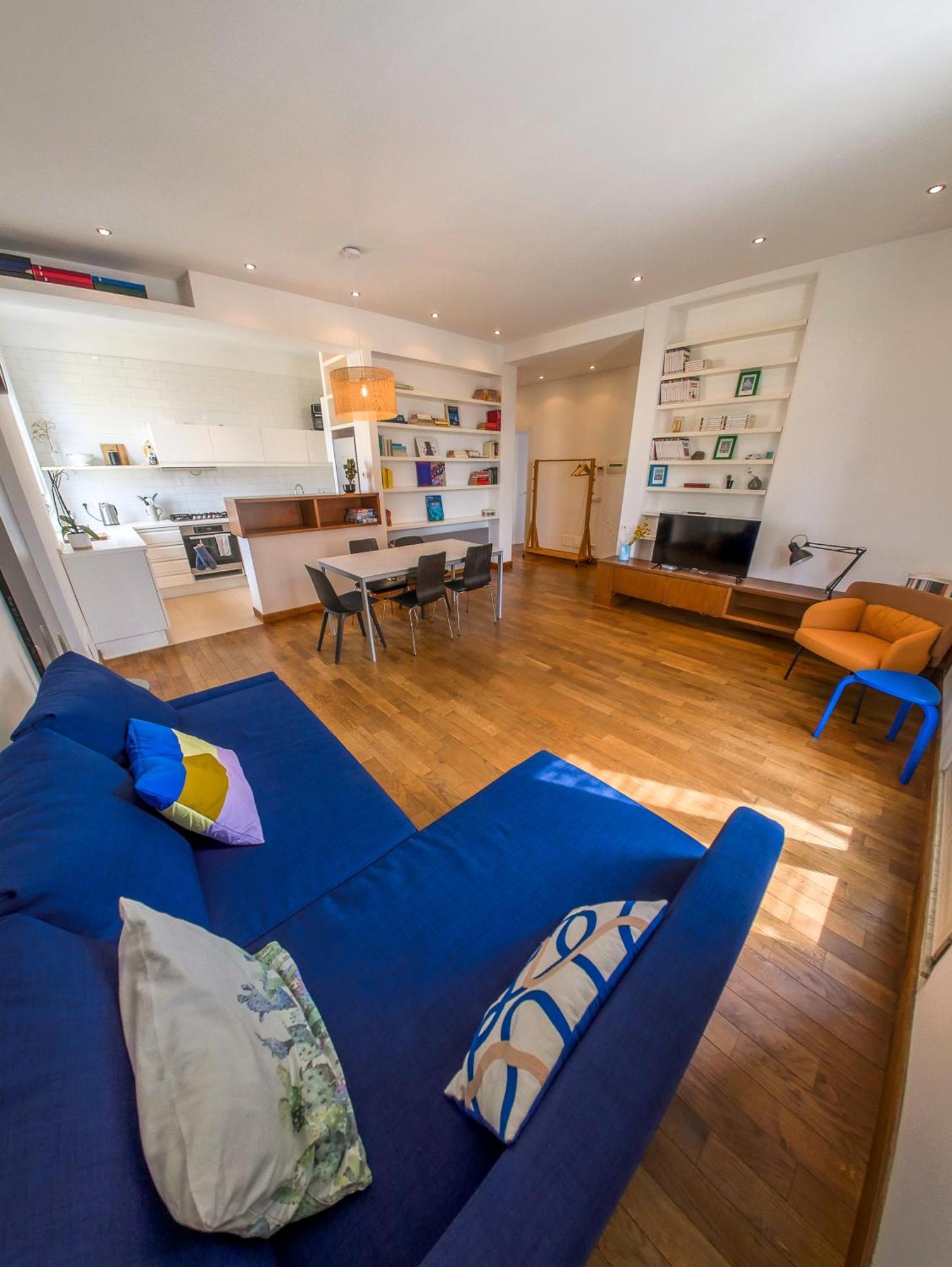 Stunning 3-bedroom Penthouse Roma