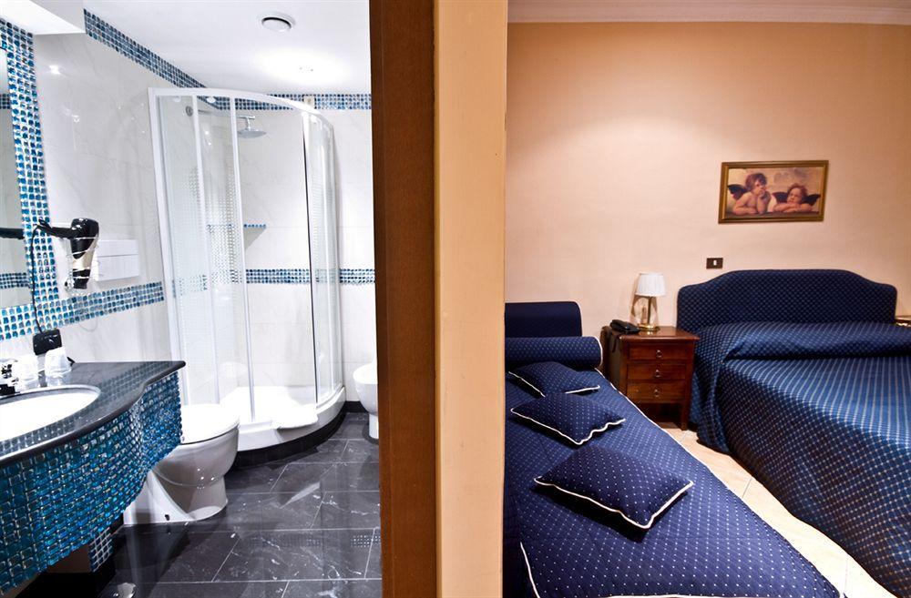 Hotell Caracciolo 3*