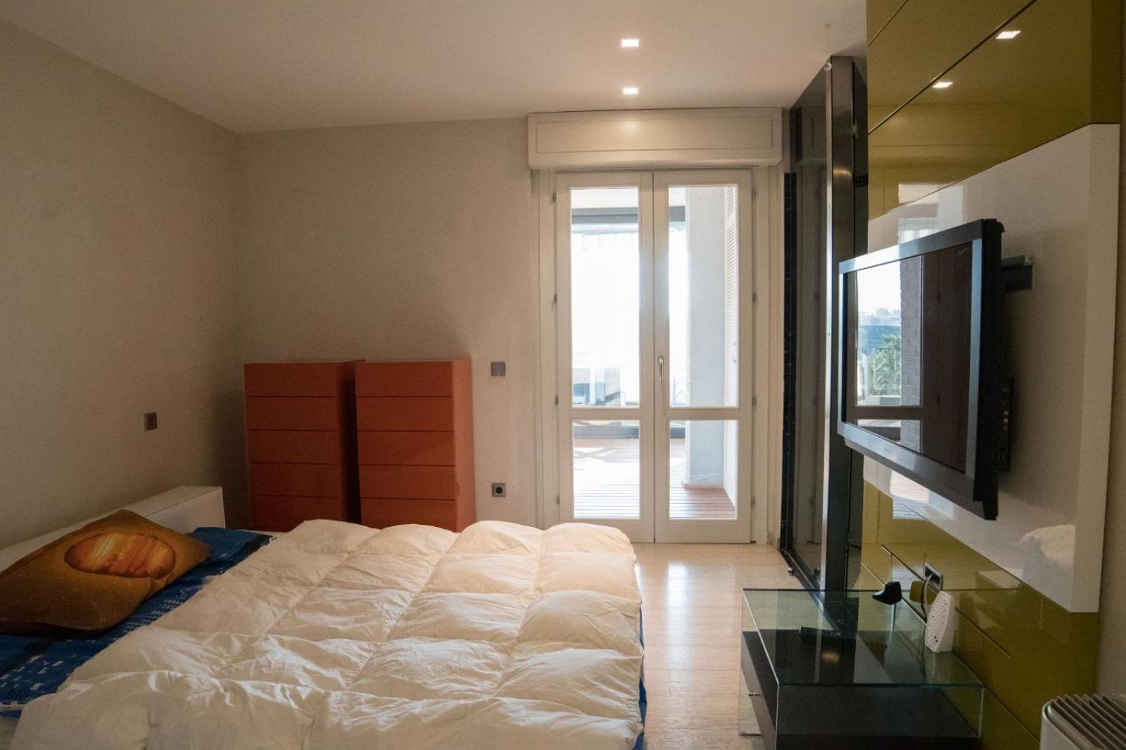 Luxury Rom