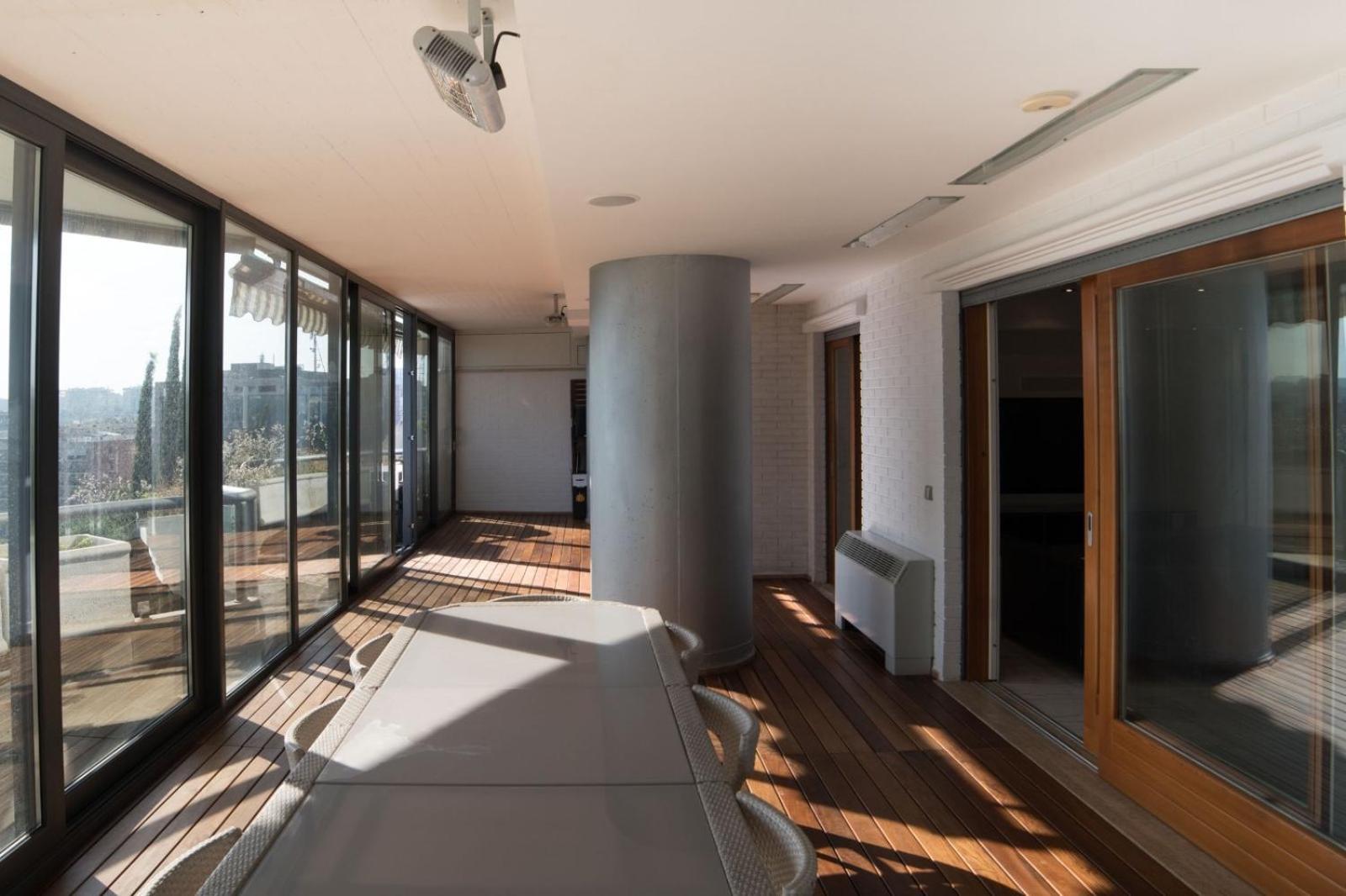 Luxury * Rom