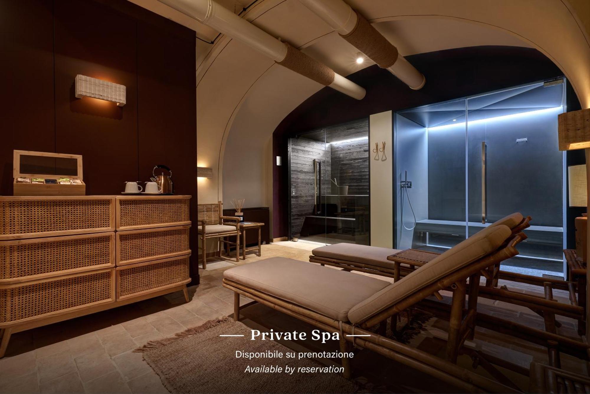 Tb Place Hotel 4*
