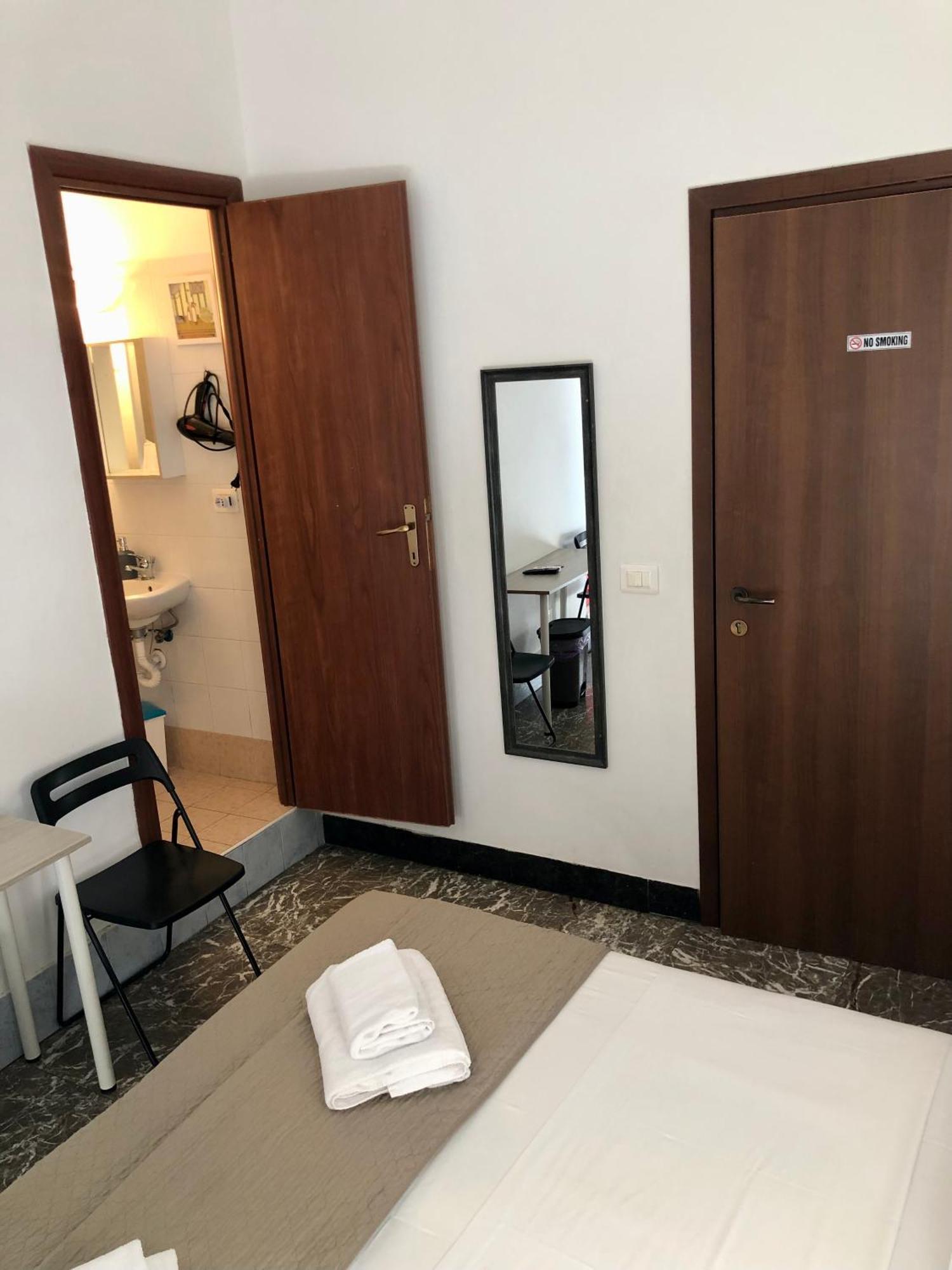 Silton's Pensión Roma