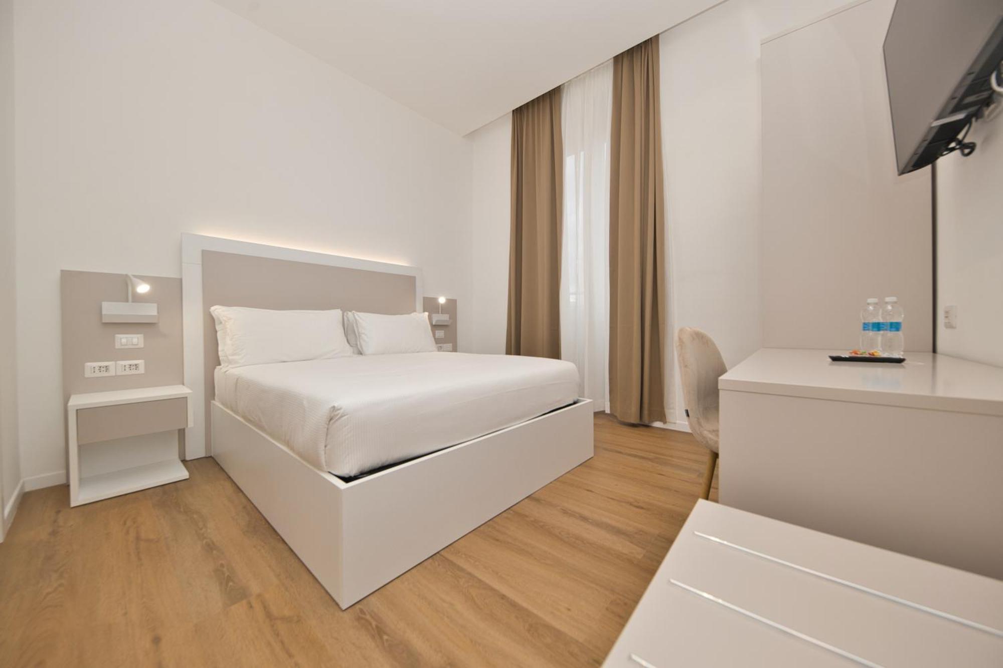 Lh Andreotti Hotel
