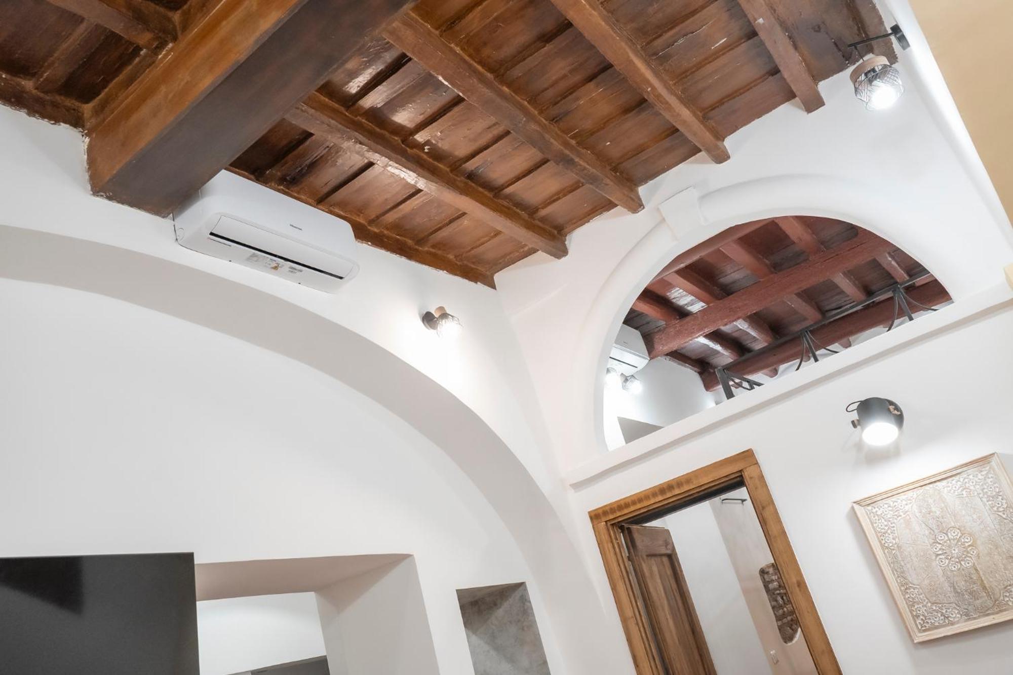 Domus Castle Colosseum - Rione Monti
