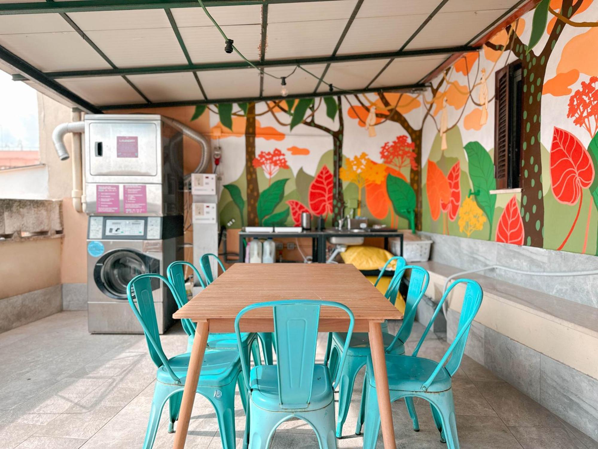 Colosseo Albergue *