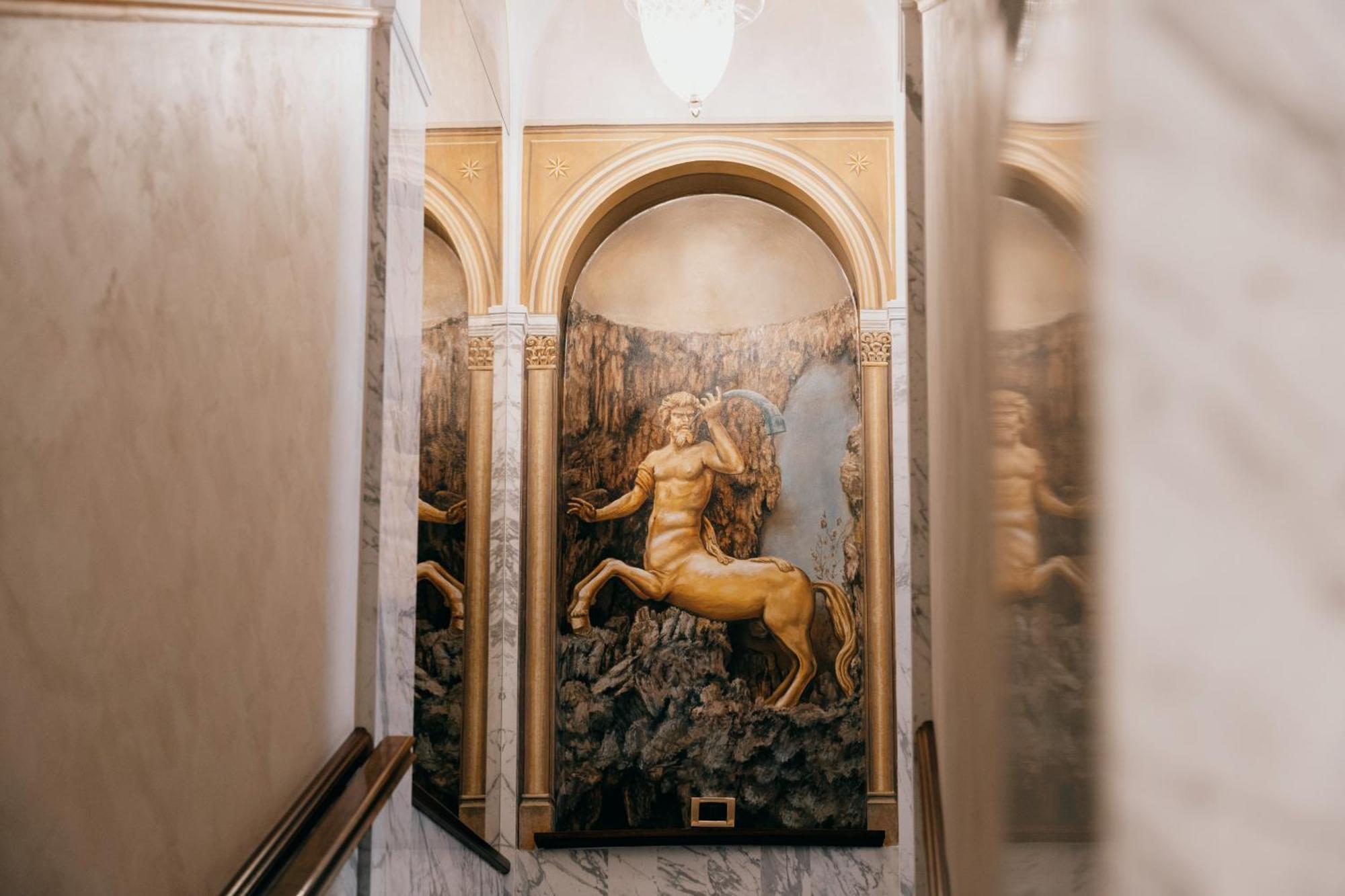 Pantheon Hotel 4*