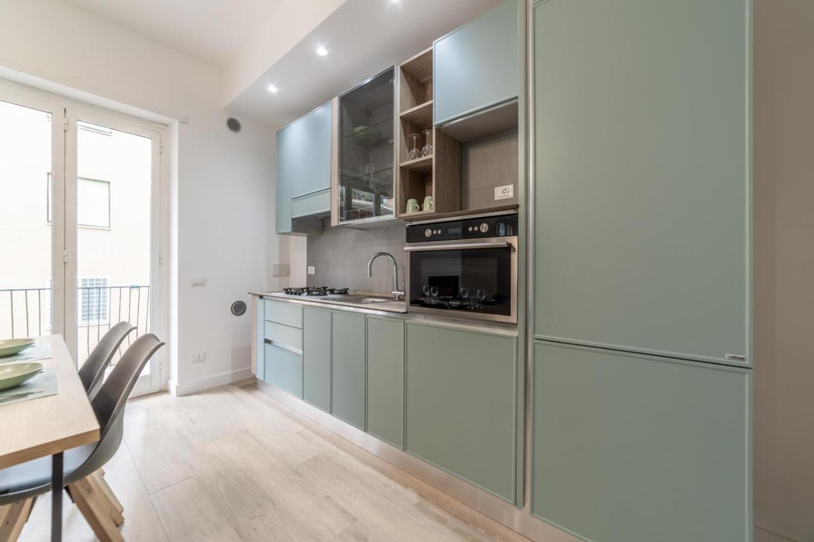 Domus 124, Elegant Comfort With Parking Roma