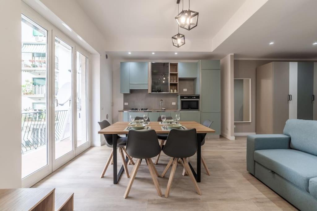 Domus 124, Elegant Comfort With Parking Appartamento
