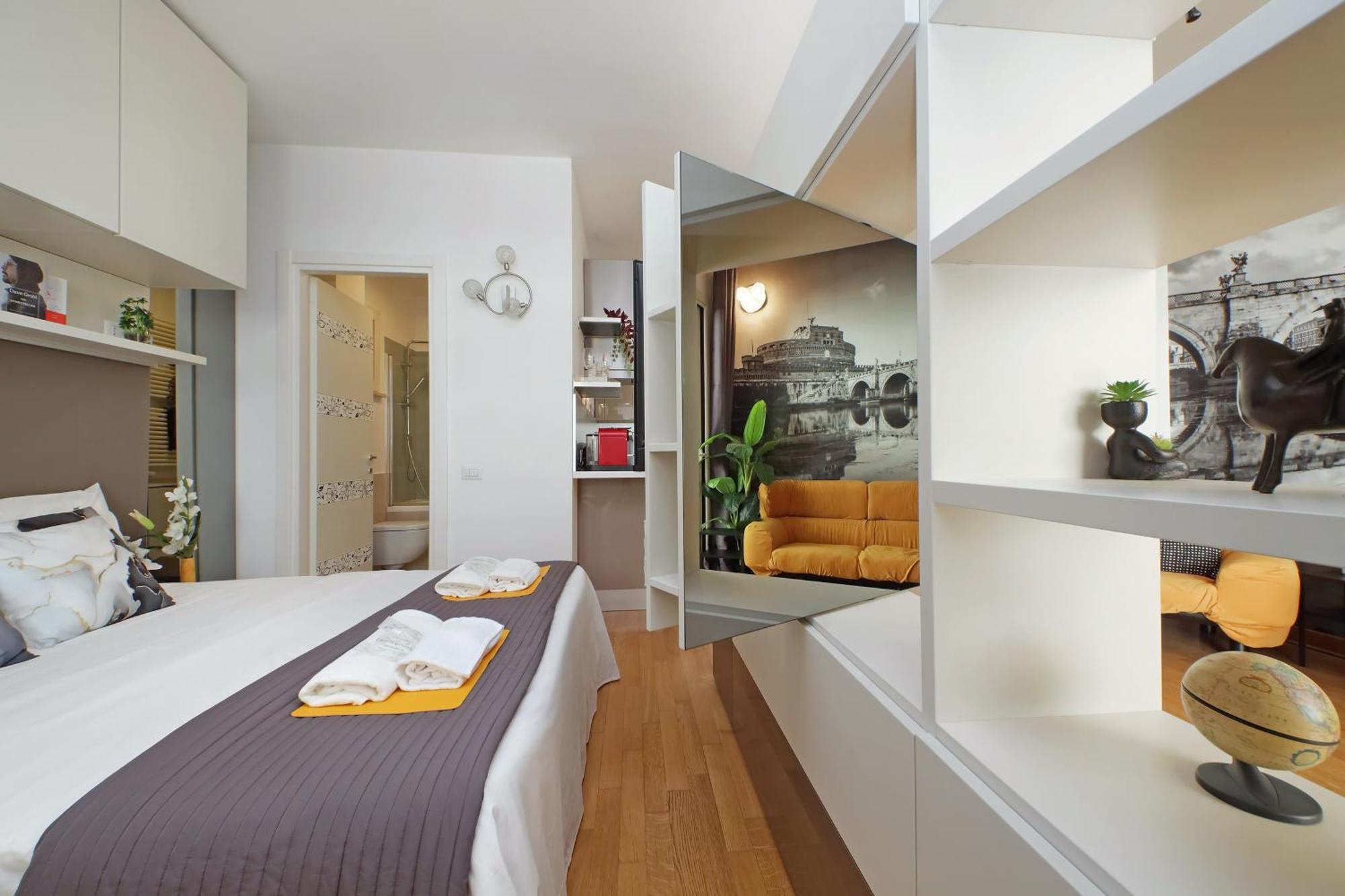 Aki's Flat * Roma