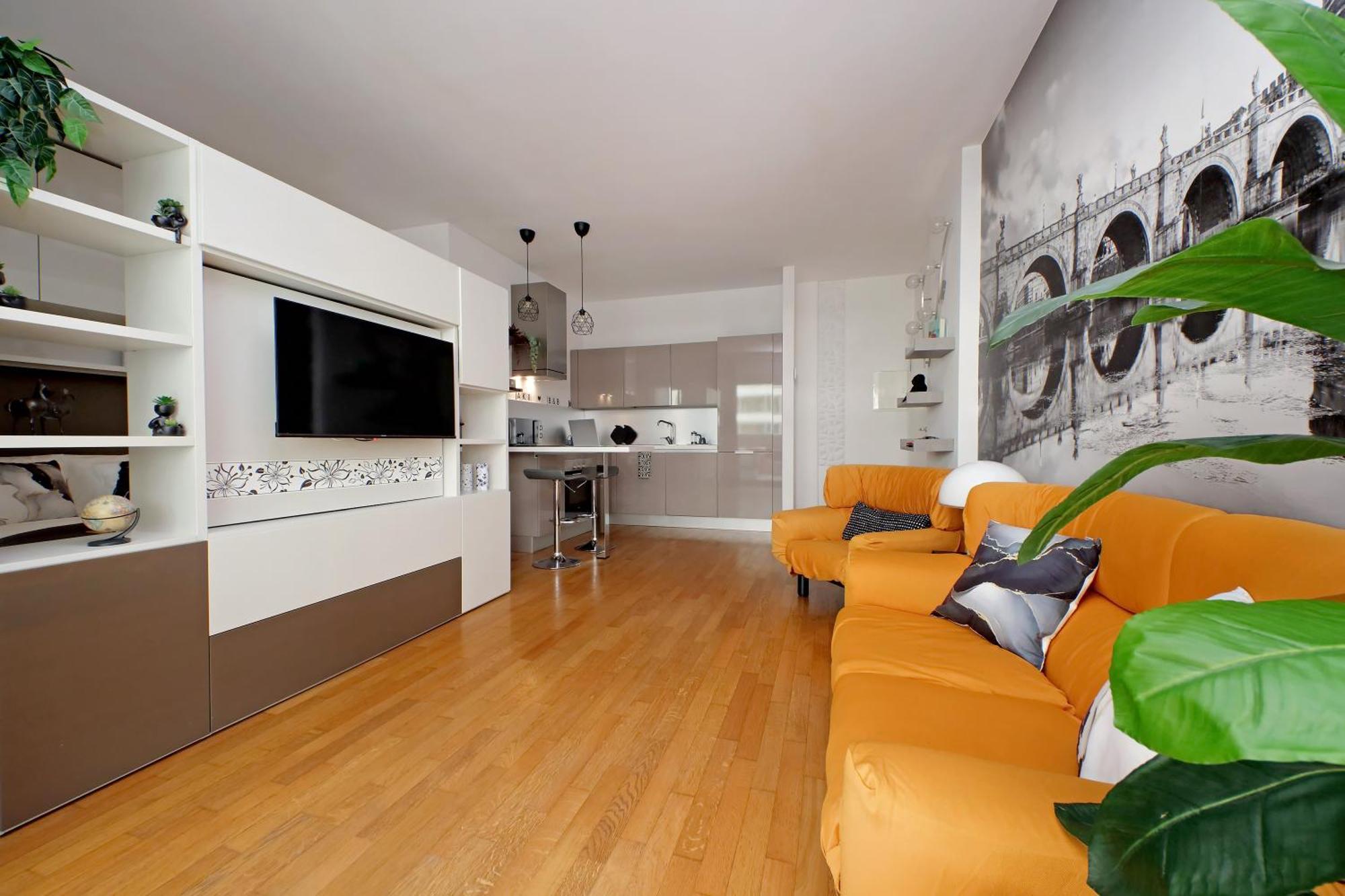 Aki's Flat Roma