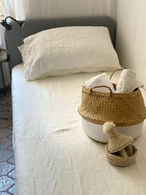 Cosy And Stylish In A Lively Area Of Leilighet