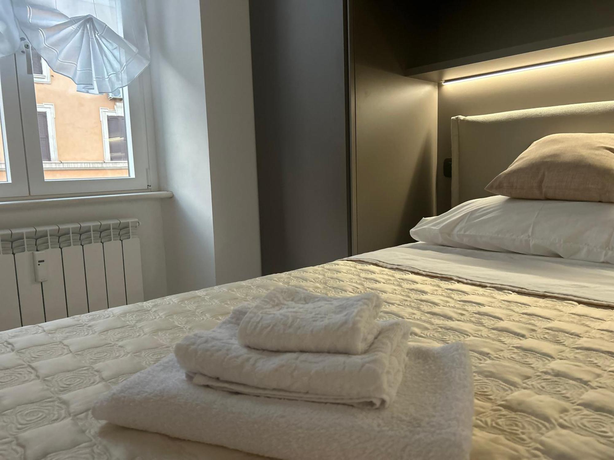 Leonard Vatican House Roma