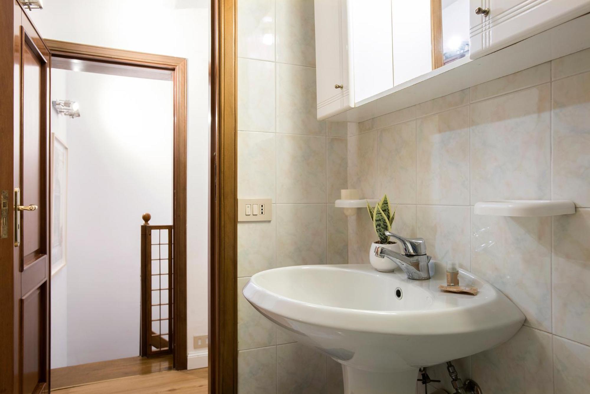 Casa Marchese Lucia * Roma