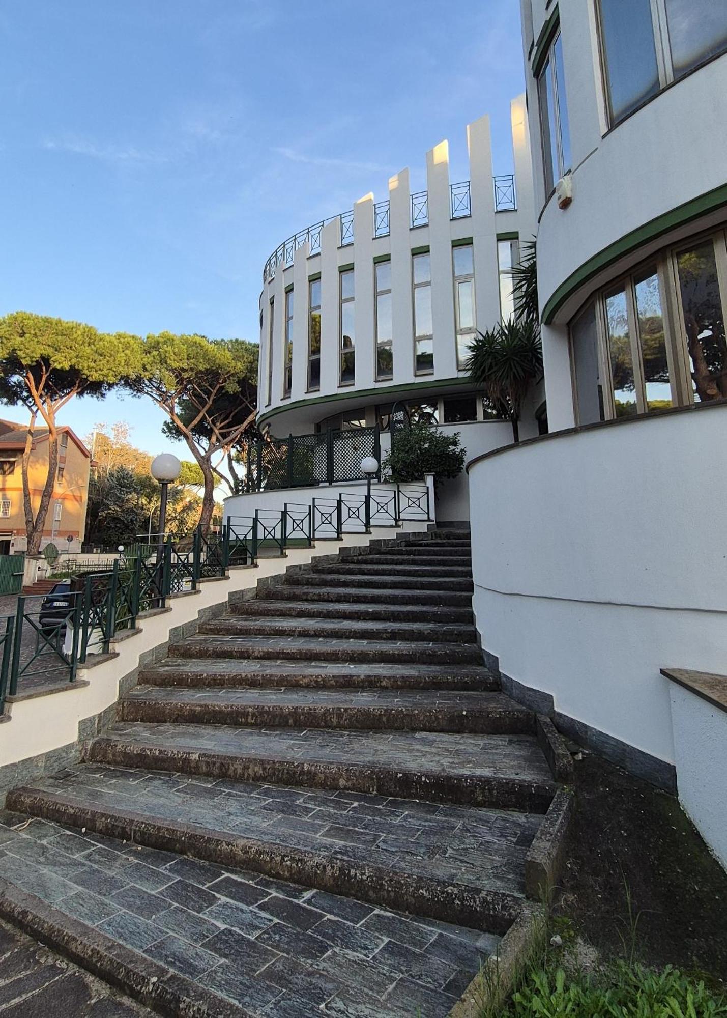Guru Mostacciano