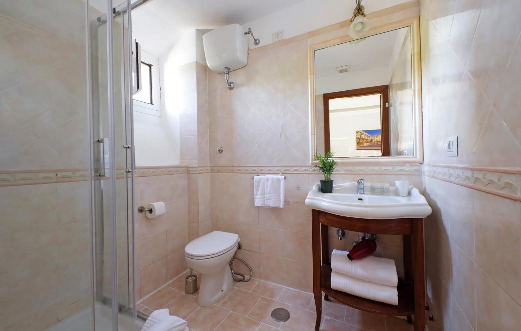 Romulus Casa de hóspedes 3*