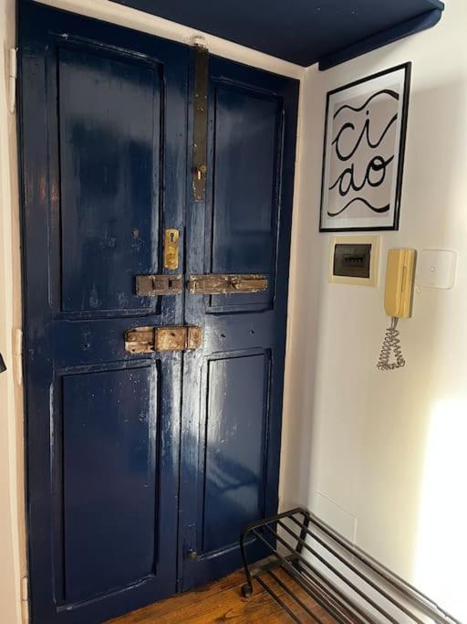 The Blue Door * Roma