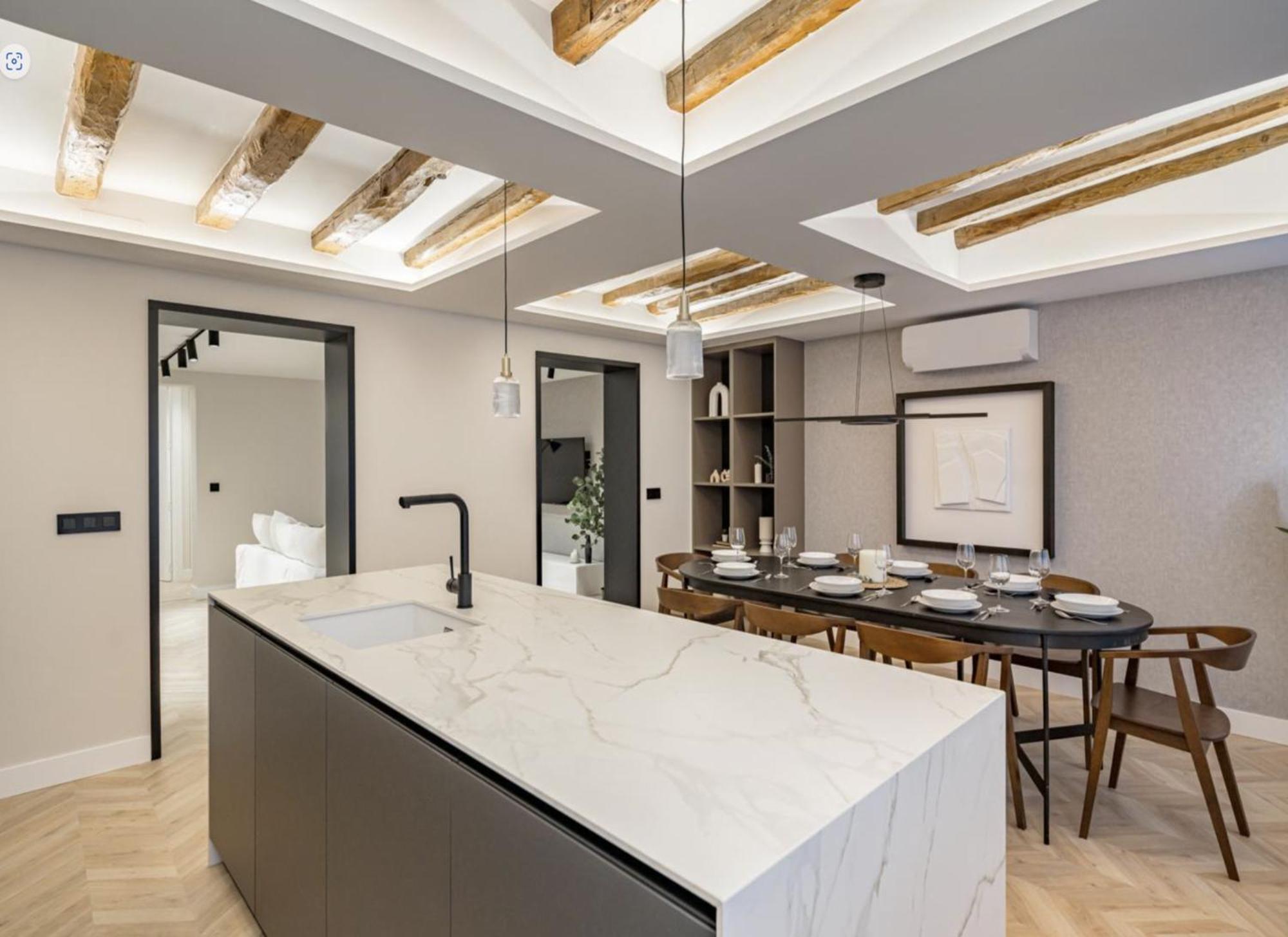 Cosy And Stylish In A Lively Area Of * Roma