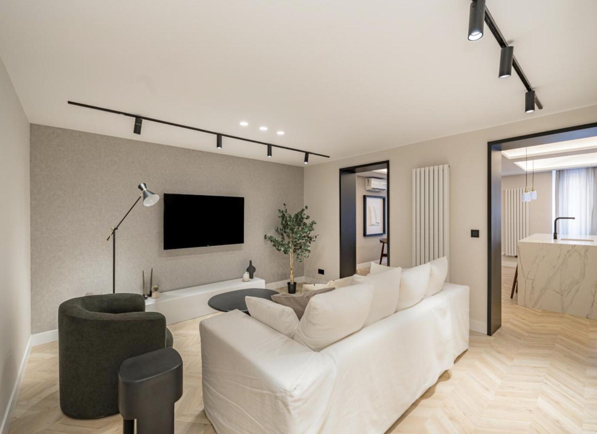 Cosy And Stylish In A Lively Area Of