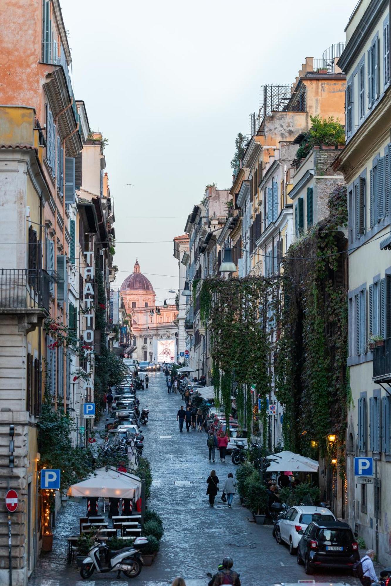 Le Piccole Lune Di Monti * Roma